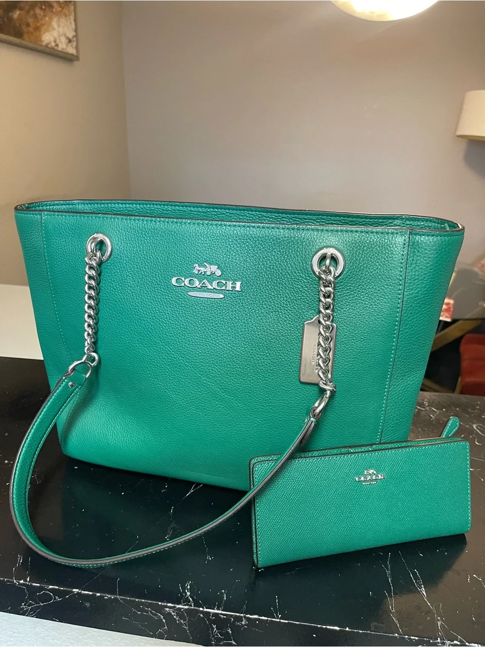 COACH cammie chain tote in  Green Pebbled Leather Tote with Matching Wallet